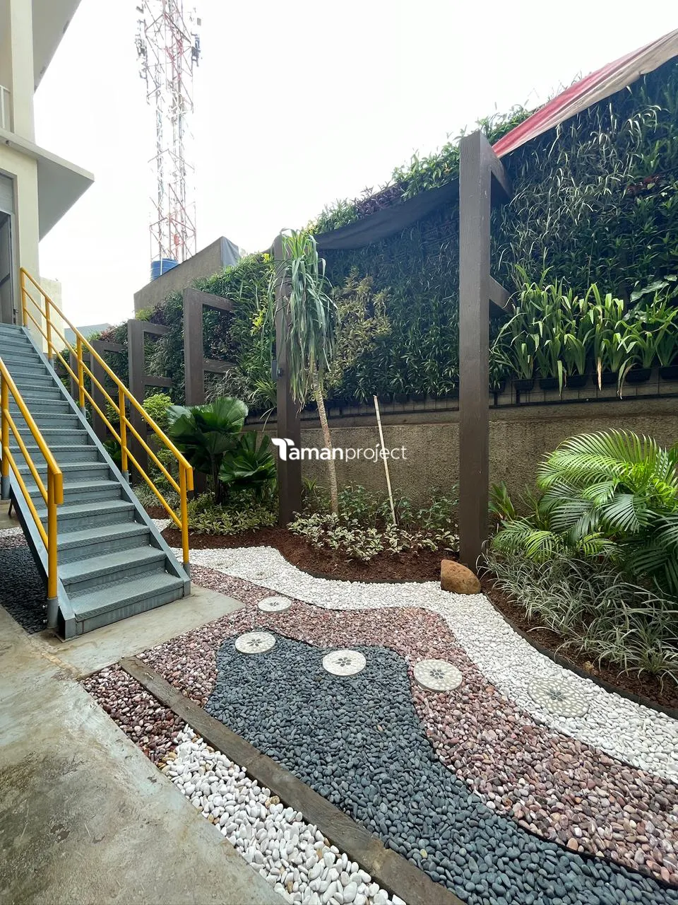 vertical garden the home srengseng